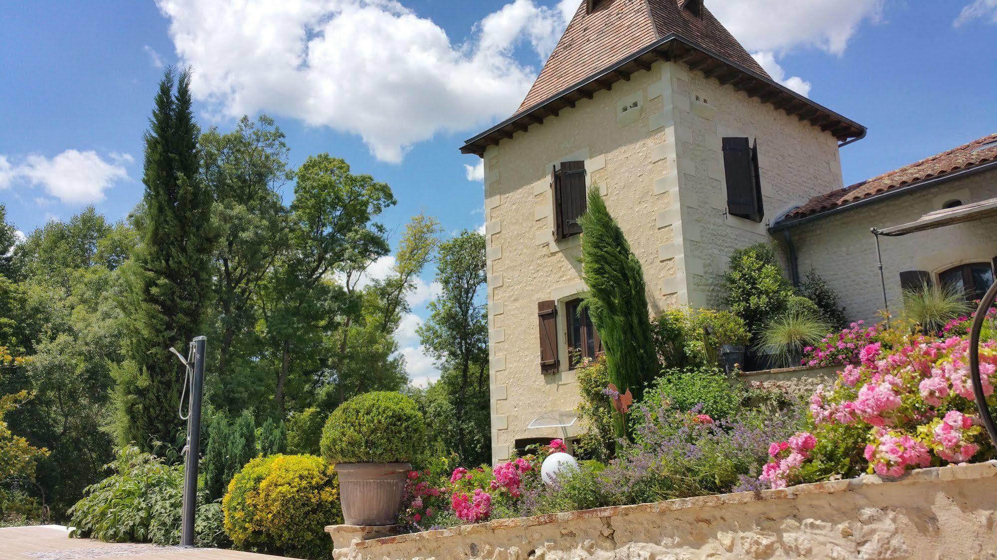 Moulin Rouhaud Ξενοδοχείο Montboyer Εξωτερικό φωτογραφία